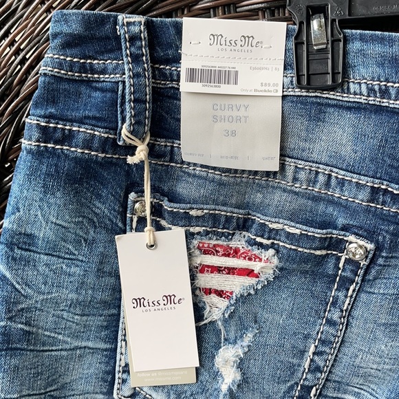 Miss Me 38 Miss Me 38 Curvy Stretch Short - Picture 6 of 15